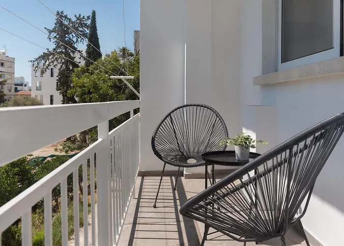 Phaedrus Living Breeze Residences Grace Апартаменты *